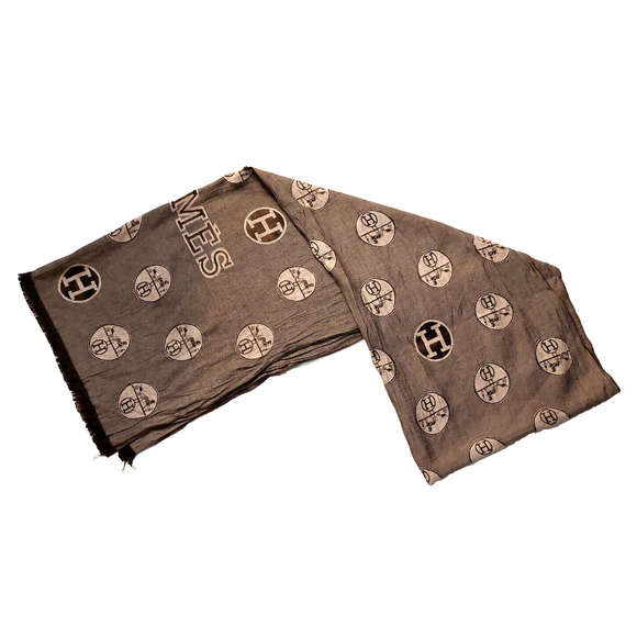 HERMÈS Iconic Brown & Beige  Reversible H Horse & Carriage Print Scarf Pre-owned - Picture 10 of 16